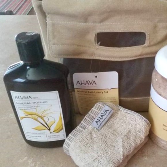 Ahava Mineral Bath Luxury Set Queen Bee Collection Gift Set Ahava New